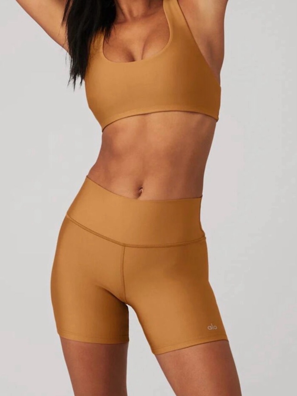 ALO Set ✨ 5” Airlift Energy Bikers (S) & Airlift Advantage Bra (M) Toffee